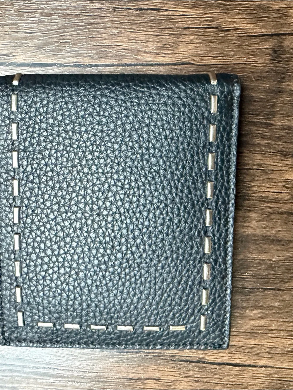 FENDI Selleria Bifold Wallet Black Cuoio Romano Pebble Leather Metal Stitch NEW